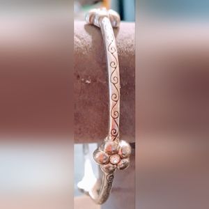 Brighton Five leaf flower design pattern bangle silver tone bracelet.